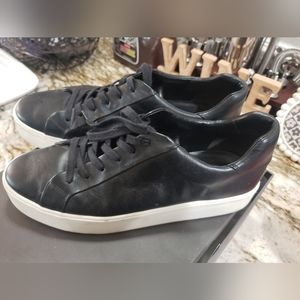 Womens Black leather Vince sneakers 11  1.5 in rubber heel